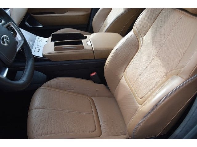 2025 INFINITI QX80 Sensory 4WD