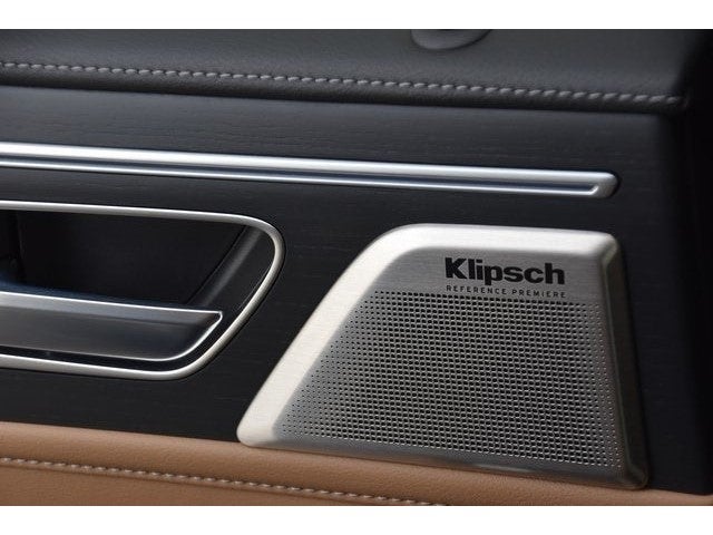 2025 INFINITI QX80 Sensory 4WD