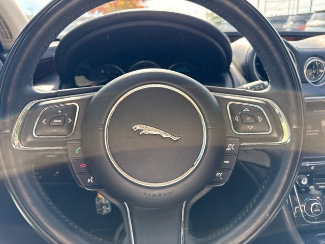2013 Jaguar XJ Base