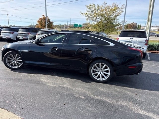 2013 Jaguar XJ Base